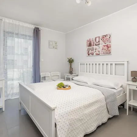 Przy Plazy Gardenia Seaside By Renters Lägenhet